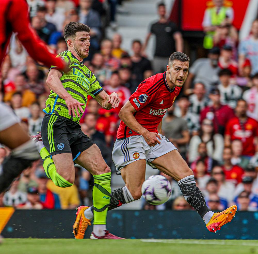 Trực tiếp Man United 0-1 Arsenal: Hết hiệp 1