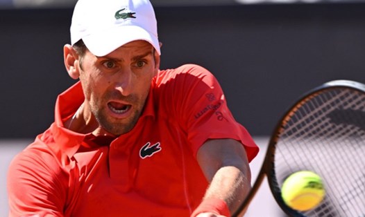 Novak Djokovic lần đầu tiên bị loại trước tứ kết giải Rome Masters. Ảnh: Internazionali BNL d'Italia