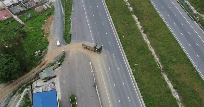 Cần làm rõ ai là người "xé rào" cho xe chở đất đi ngang cao tốc Bắc - Nam