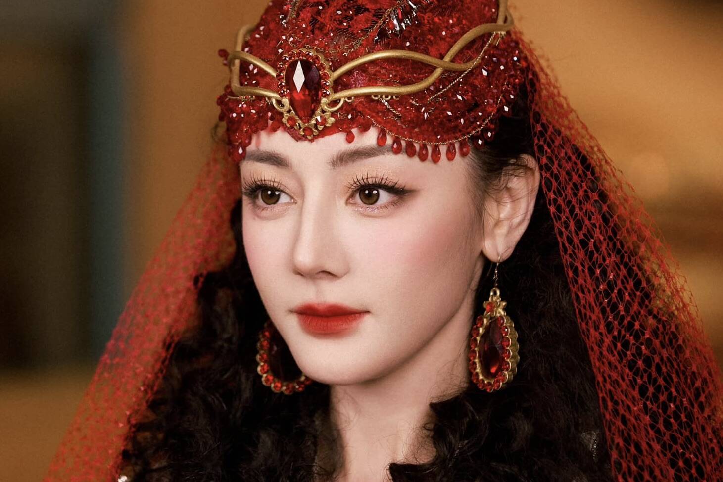 Nữ diễn viên Trung Quốc Địch Lệ Nhiệt Ba. Ảnh: Weibo