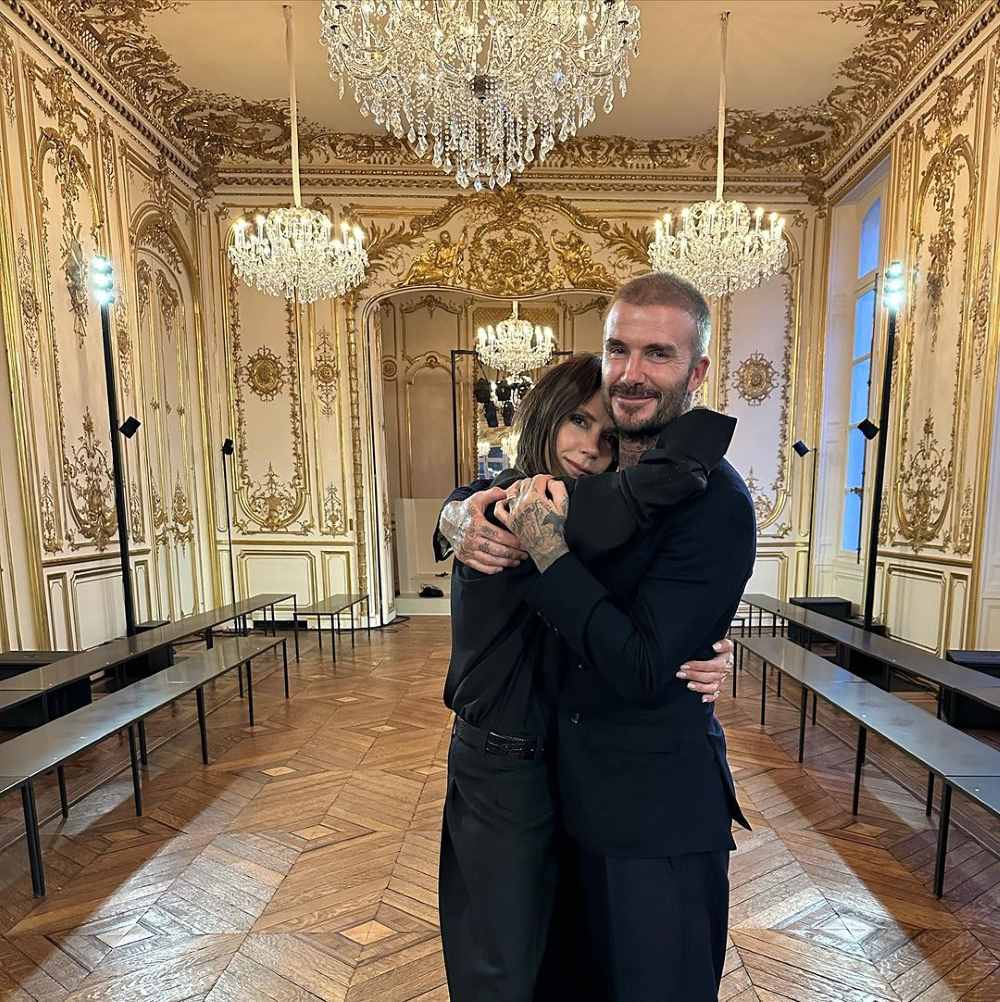 Beckham tình cảm bên vợ Victoria. Ảnh: Instagram nhân vật