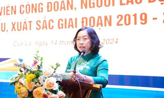 Bà Thái Thu Xương - Phó Chủ tịch Tổng Liên đoàn Việt Nam phát biểu chỉ đạo tại hội nghị. Ảnh: Duy Chương.