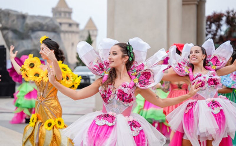 Sun World Ba Na Hills “chiêu đãi” du khách tới Đà Nẵng mùa hè này bằng chuỗi show diễn hấp dẫn. Ảnh: BTC