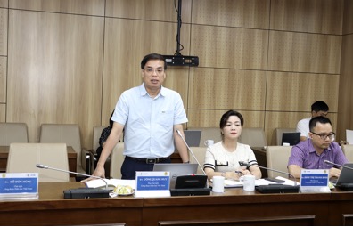 Ông Uông Quang Huy - Phó Chủ tịch Công đoàn Điện lực VN phát biểu tại buổi làm việc. Ảnh: Hà Anh