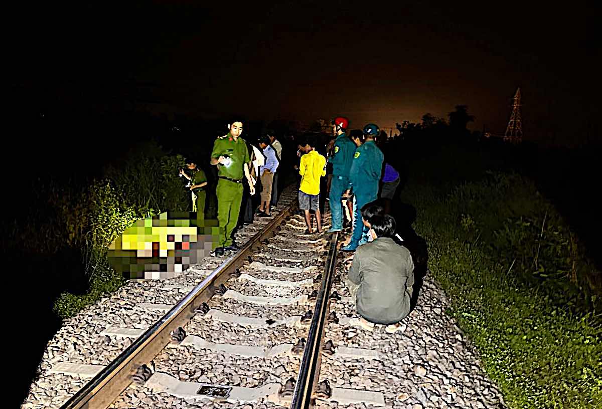 Một vụ tai nạn đường sắt do người đàn ông ngồi nhậu trên đường ray trên địa bàn huyện Hàm Thuận Bắc năm 2023 . Ảnh: Duy Tuấn