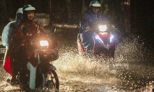  Dự báo Hà Nội trở mưa to từ chiều tối mai 15.5. Ảnh: Tô Thế