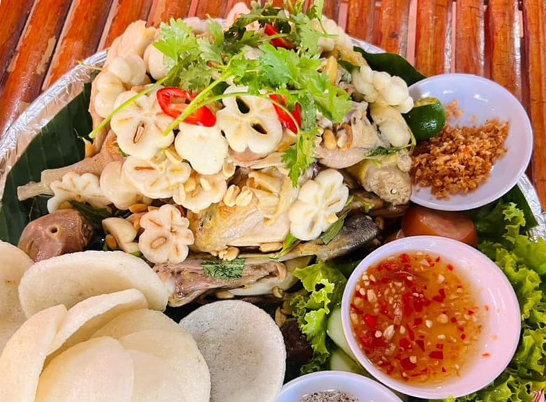 Phở trộn và đặc sản gỏi Việt Nam vào top 100 món salad ngon nhất thế ...