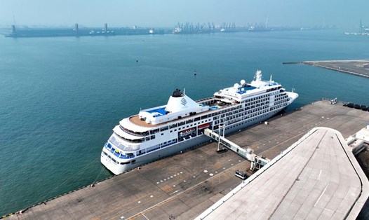 Trung Quốc miễn thị thực cho đối tượng khách du lịch đến bằng tàu. Ảnh: Xinhua