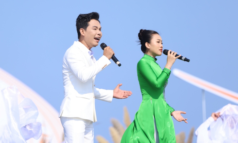 Trường Kha nỗ lực thực hiện các chương trình mang đậm văn hóa Việt. Ảnh: Ban tổ chức