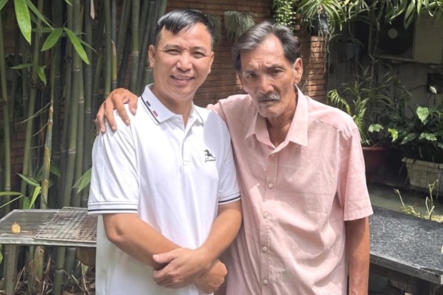 Thương Tín đi show diễn mới do Tô Hiếu kết nối. Ảnh: TT.