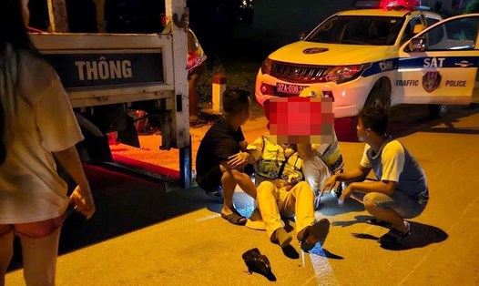 Hiện trường vụ CSGT huyện Nghi Lộc (Nghệ An) bị đối tượng thanh niên đâm gãy chân. Ảnh: Anh Tuấn