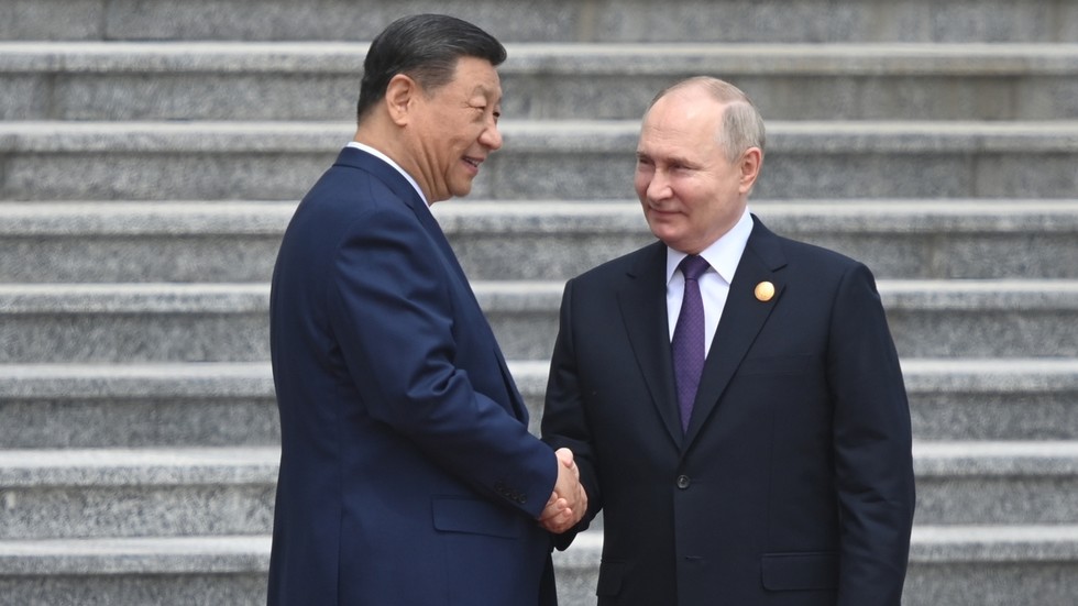 Chủ tịch Trung Quốc Tập Cận Bình đón Tổng thống Nga Vladimir Putin tại Bắc Kinh, sáng 16.5.2024. Ảnh: Sputnik