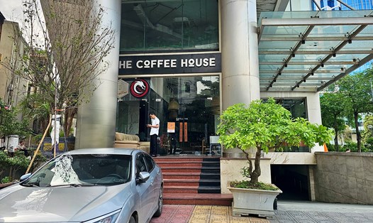 Cửa hàng The Coffee House Thái Hà, chiều 13.5. Ảnh: Hữu Chánh