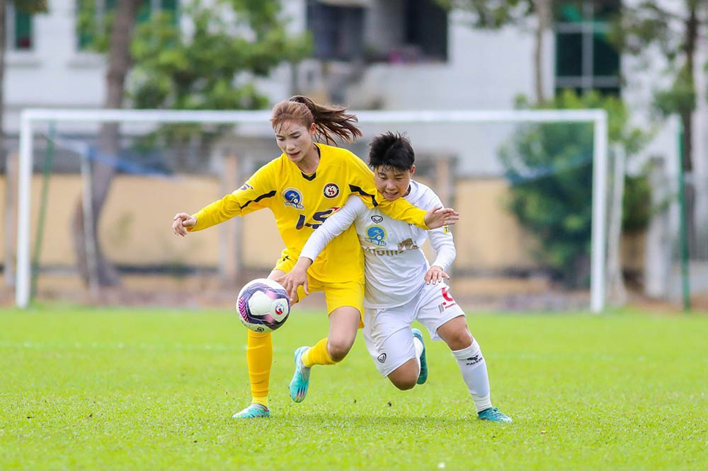 Phong Phú Hà Nam (áo trắng) có chiến thắng 3-0 trước Sơn La. Ảnh: VFF