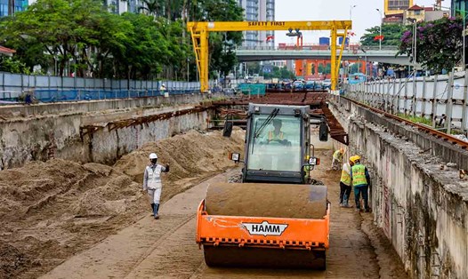 Tiến độ thực hiện và thi công dự án đường sắt đô thị Nhổn - ga Hà Nội đang được đẩy nhanh. Ảnh: Phạm Đông