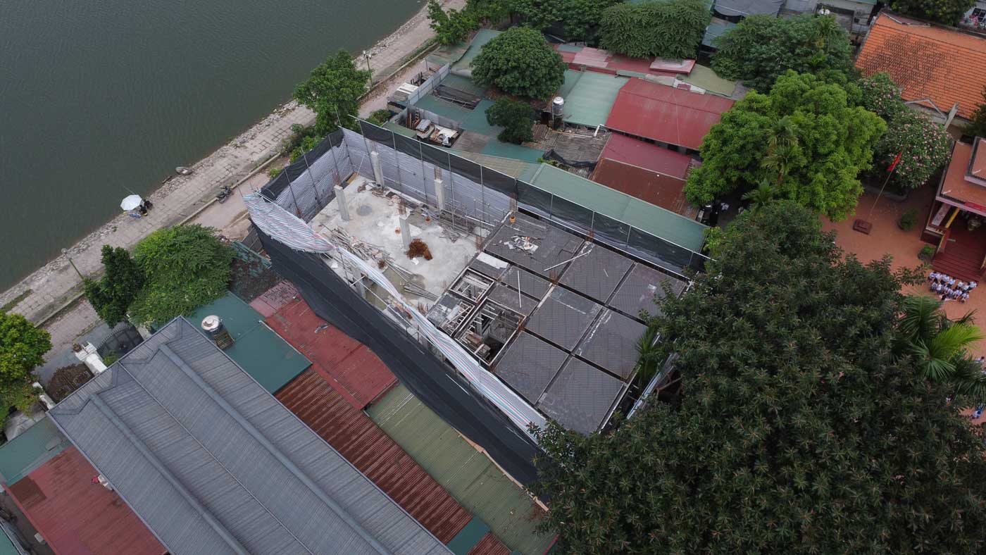 Theo ghi nhận của Lao Động vào ngày 17.5, trên địa bàn phường Định Công (quận Hoàng Mai) mọc lên nhiều công trình xây dựng vi phạm trên đất nông nghiệp.