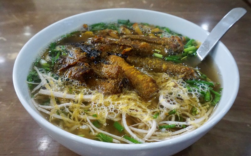Mỗi bát bún thang lươn tại quán dao động từ 50.000 đến 100.000 đồng. Ảnh: Nhật Minh