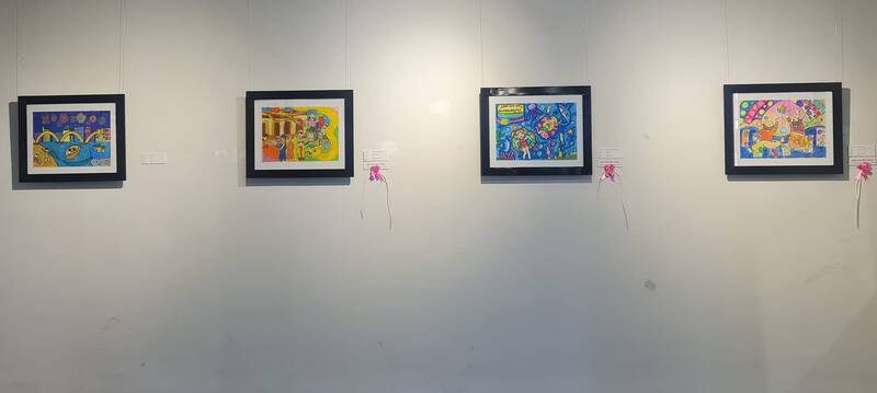 Các tác phẩm tranh của thiếu nhi được trung bày tại triển lãm. Ảnh: Nguyễn Linh