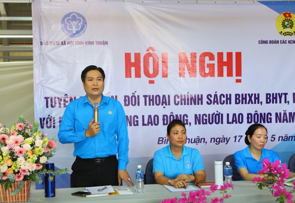 Ông Trần Duy Thanh - Chủ tịch Công đoàn các KCN Bình Thuận phát biểu. Ảnh: Duy Tuấn 