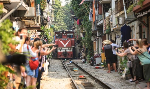 Nếu chỉ ở Hà Nội 2 ngày, du khách vẫn có đủ thời gian để cảm nhận nhịp sống của thành phố qua những trải nghiệm thú vị. Ảnh: Lưu An Nhiên