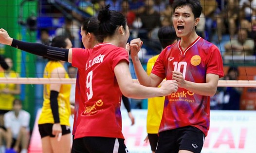 Bích Tuyền và các đồng đội giành quyền vào chung kết Giải  bóng chuyền nữ quốc tế VTV9 - Bình Điền 2024. Ảnh: Như Huy