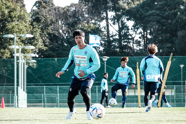 Công Phượng chỉ mới được đá chính 1 trận cho Yokohama FC tại Cúp Quốc gia Nhật Bản. Ảnh: Yokohama FC