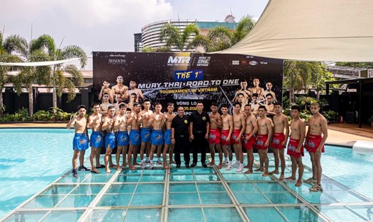 Các võ sĩ Muay Thai hàng đầu Việt Nam hào hứng tham dự vòng loại Muay Thai Road To ONE: Việt Nam. Ảnh: Phương Trang