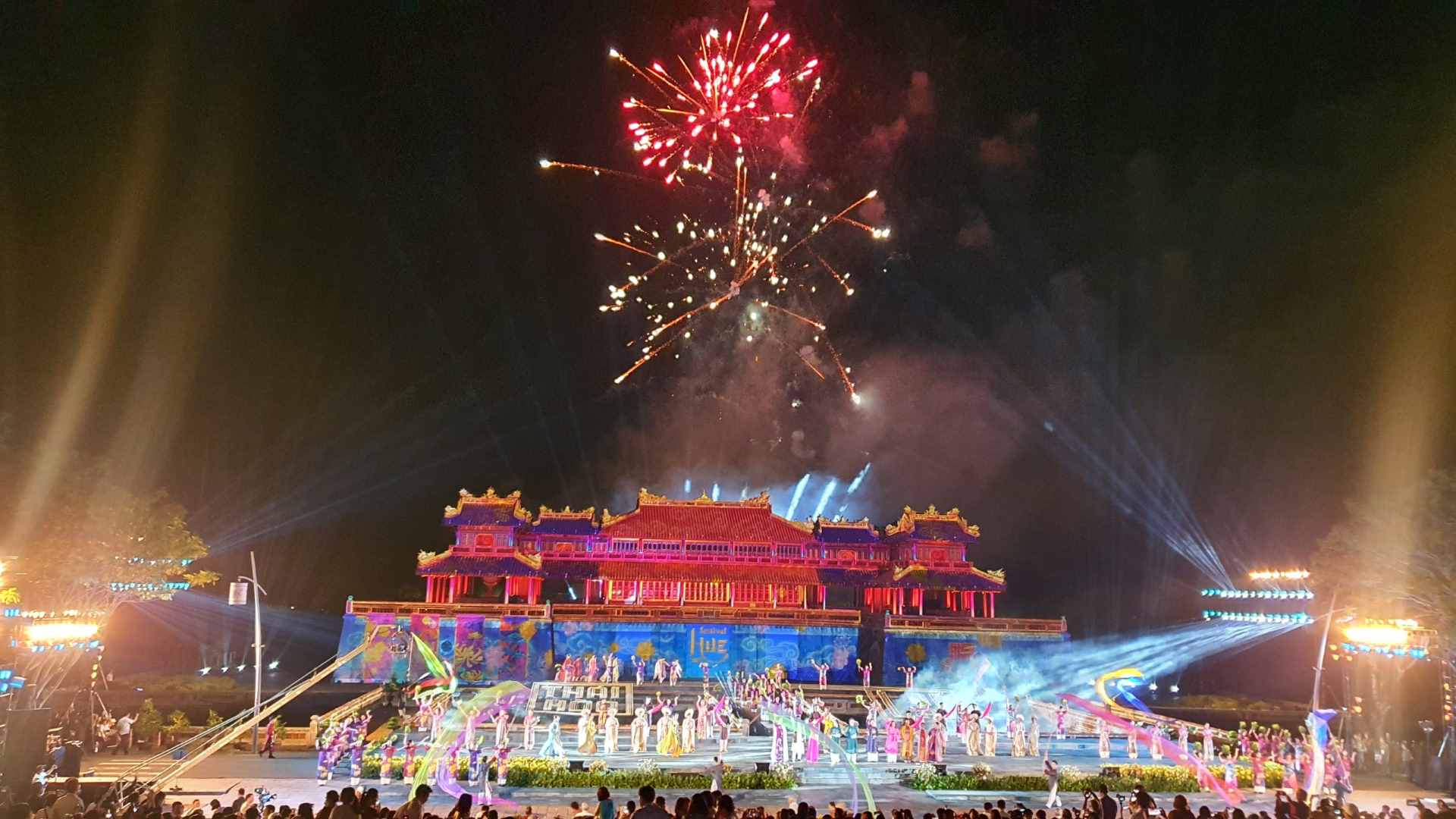 Hình ảnh tại đêm Khai mạc Tuần lễ Festival Huế 2022. Ảnh: Phúc Đạt.