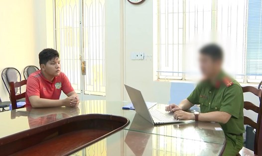 Nguyễn Khoa Minh bị bắt vì giả danh Công an để chặn xe người đi đường. Ảnh: CACC