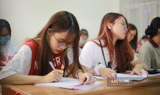 Nhiều trường đã công bố điểm chuẩn học bạ THPT năm 2024. Ảnh: Vân Trang