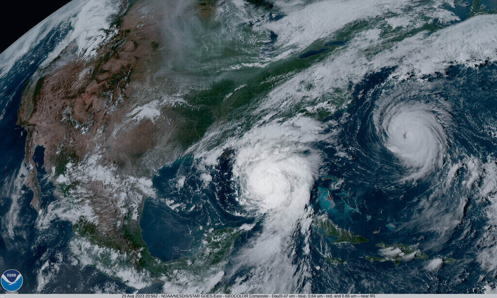 Bão Idalia và bão Franklin trong mùa bão Đại Tây Dương năm 2023. Ảnh: NOAA