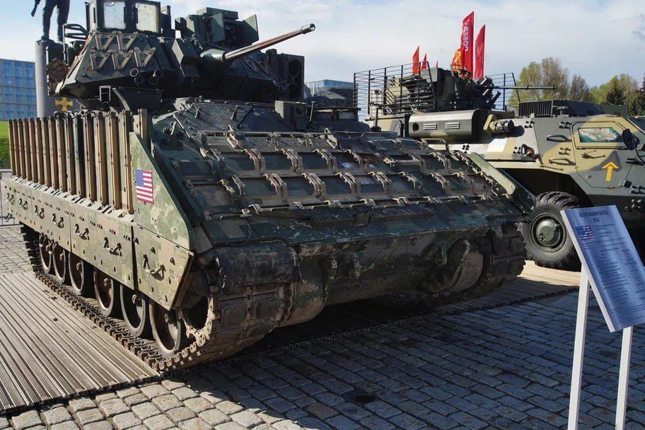 Xe tăng Mỹ bị Nga tịch thu. Ảnh: RT/Bộ Quốc phòng Nga