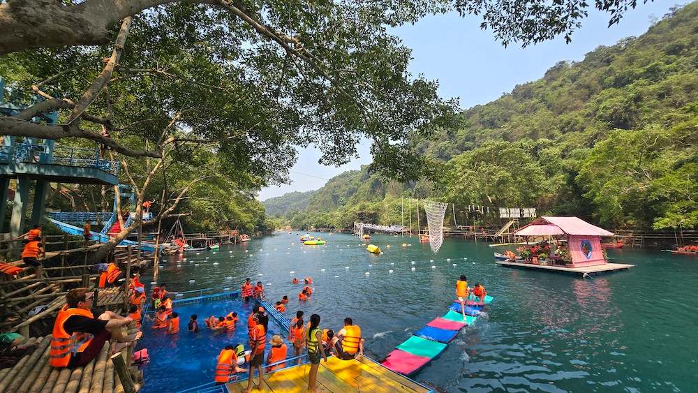 Hơn 41.000 khách du lịch đến với Vườn Quốc gia Phong Nha - Kẻ Bàng dịp lễ 30.4-1.5. Ảnh: H. Việt