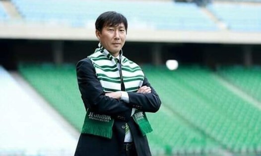 Huấn luyện viên Kim Sang-sik là ứng viên dẫn dắt Tuyển Việt Nam. Ảnh: Jeonbuk