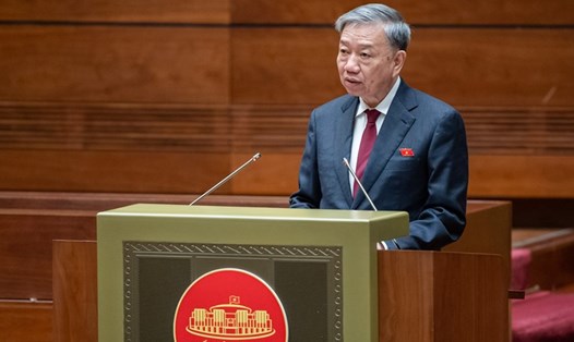 Đại tướng Tô Lâm - Ủy viên Bộ Chính trị, Bộ trưởng Bộ Công an trình bày tờ trình tại Quốc hội chiều 20.5. Ảnh: Quốc hội