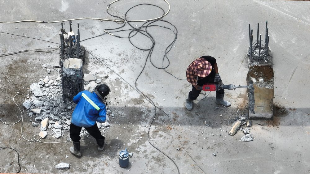  Theo đại diện Ban Quản lý Dự án Đầu tư xây dựng các công trình giao thông TPHCM (Ban Giao thông) cho biết hầm chui Nguyễn Văn Linh - Nguyễn Hữu Thọ hiện đạt 63% tổng khối lượng dự án. Dự án đang huy động tối đa nhân công, kỹ sư máy móc để hoàn thành và thông xe trước nhánh hầm chui HC2 trong tháng 9, riêng nhánh hầm chui HC1 thông xe trong tháng 12.