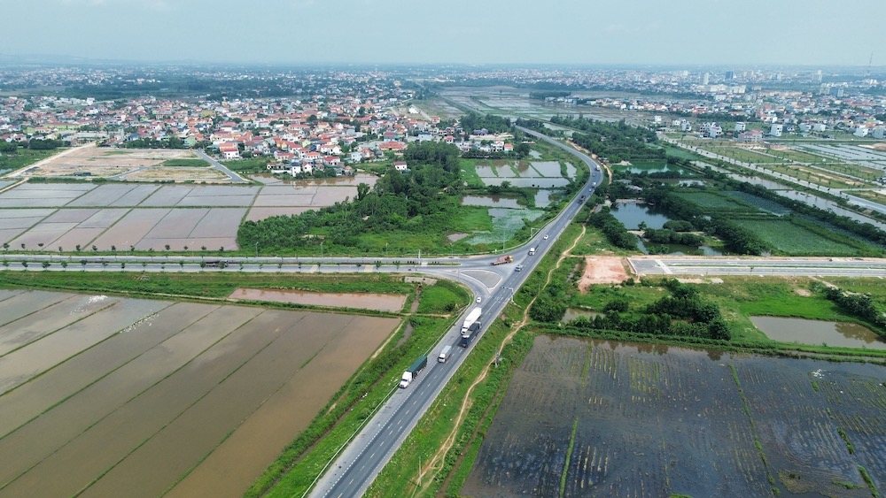 Vị trí đề xuất đấu nối đường nhánh vào Quốc lộ 1A đoạn tránh TP Đồng Hới tại Km 665+640 là nút giao mới hình thành. Phía nhà đầu tư đường tránh là Công ty cổ phần Tập đoàn Trường Thịnh thực hiện, theo hình thức BOT. Ảnh: Công Sáng