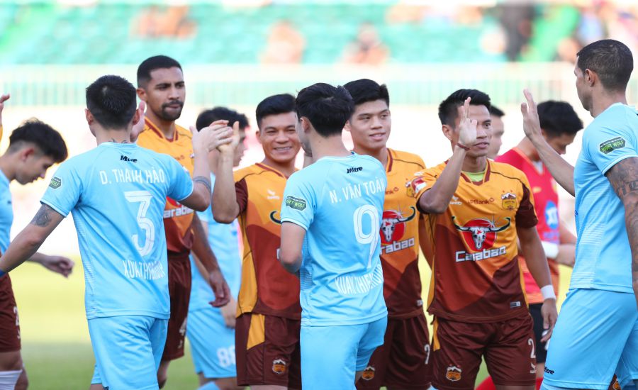 Giai đoạn này đang có nhiều chuyện không hay xảy ra ở V.League, nhưng có khi cần như thế để quyết tâm hơn nữa trong việc thay đổi. Ảnh: NĐFC