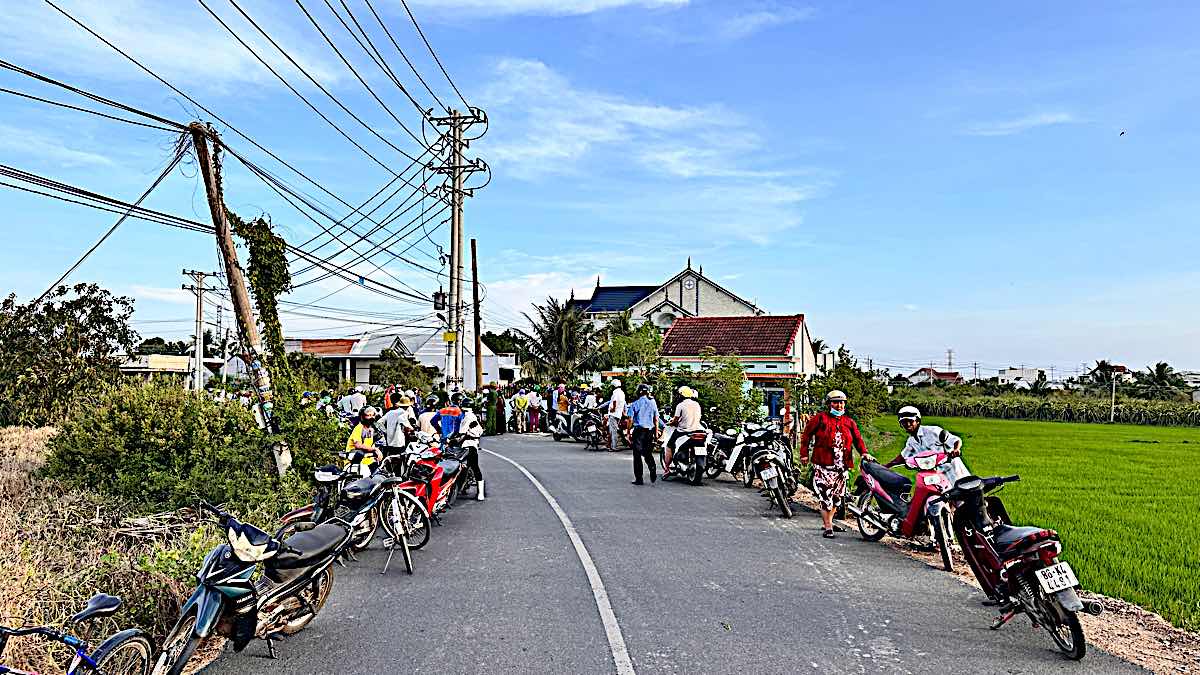 Vị trí khúc đường cong xảy ra vụ việc. Ảnh: Duy Tuấn 