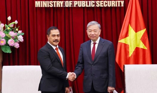 Đại tướng Tô Lâm, Ủy viên Bộ Chính trị, Bộ trưởng Bộ Công an tiếp Phó Tư lệnh Cảnh sát quốc gia Indonesia Agus Andrianto. Ảnh: TTXVN