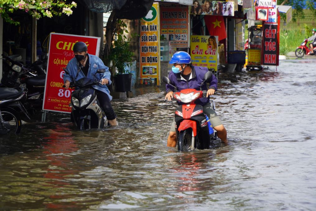 Trước đó, khoảng 18h ngày 20.5, khu vực này xuất hiện mưa lớn kéo dài khoảng 2-3h đồng hồ.