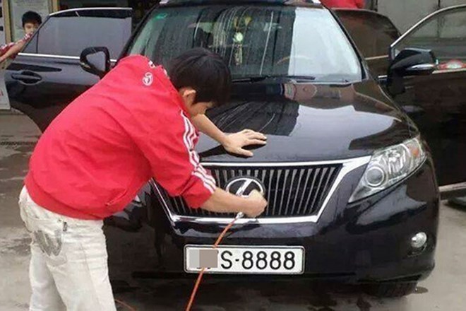 Những chiếc xe ôtô có biển số đẹp nhận được sự chú ý của nhiều người. Ảnh: LDO
