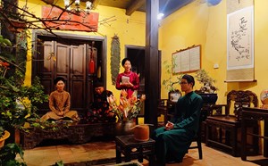 Bên trong ngôi nhà 134 năm tuổi giữa phố cổ Hà Nội Bên trong ngôi nhà 134 năm tuổi giữa phố cổ Hà Nội