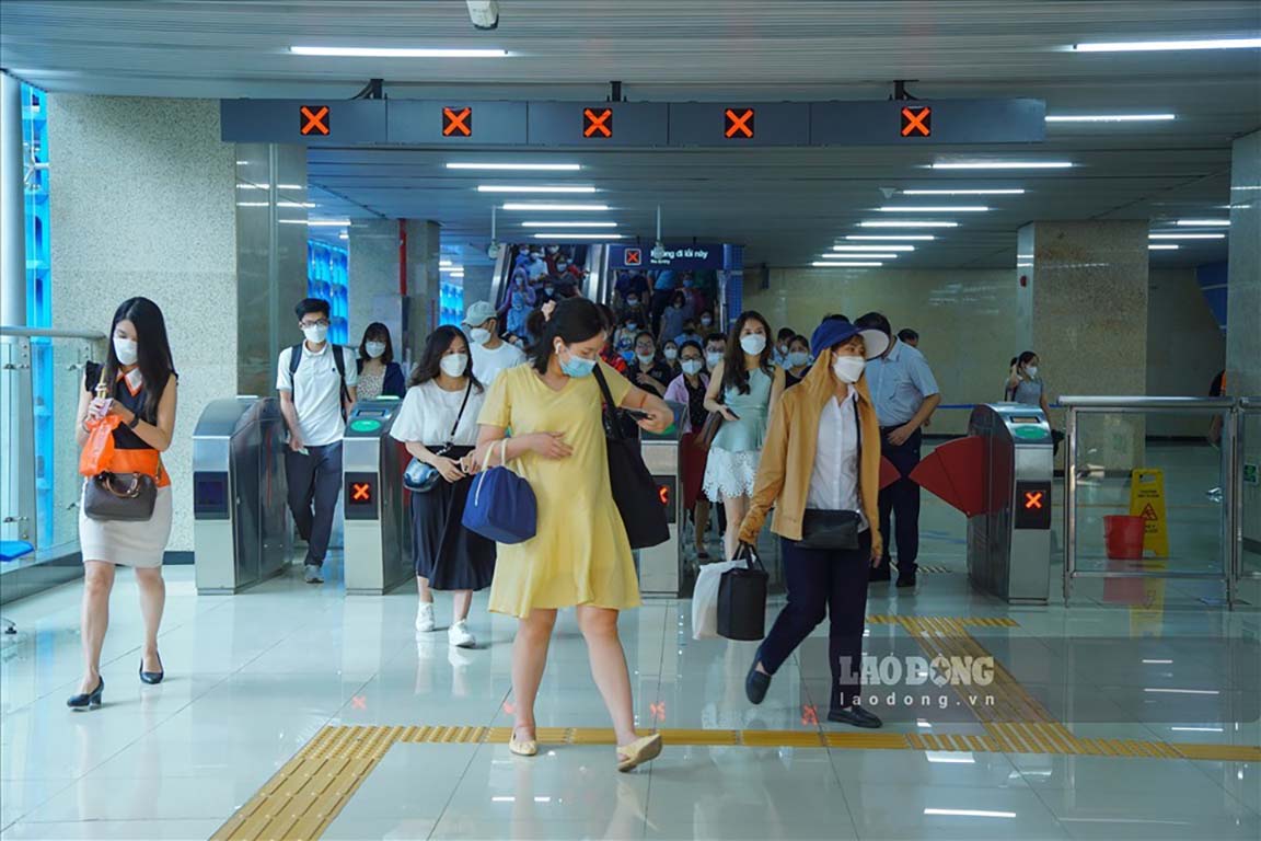 Lượng khách trên tuyến đường sắt đô thị 2A, Cát Linh - Hà Đông có xu hướng tăng. Ảnh minh họa: Tô Thế