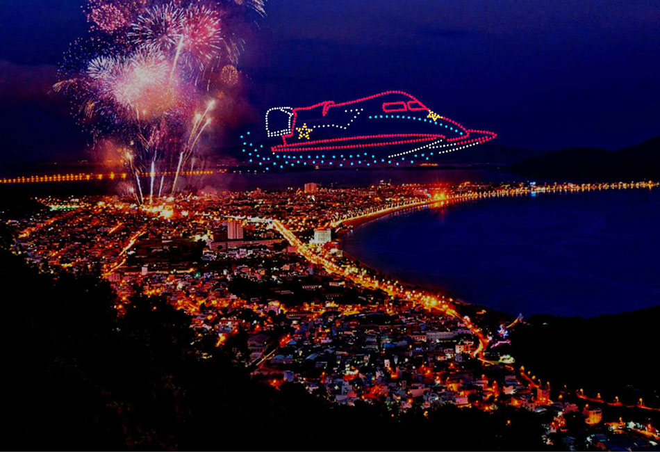 Hồi cuối tháng 3, Quy Nhơn, Bình Định từng gây ấn tượng với màn trình diễn ánh sáng trong khuôn khổ Tuần Văn hóa - thể thao - du lịch. Ảnh: LoonEyes Studio.