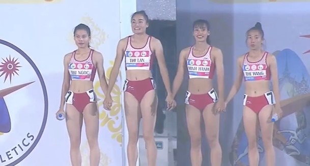 Tổ tiếp sức 4x400m nữ của điền kinh Việt Nam giành huy chương vàng giải tiếp sức vô địch châu Á 2024. Ảnh cắt từ video