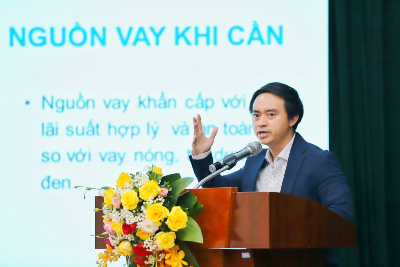Mr. Ngo Thanh Huan - CEO of FIDT Investment Consulting and Asset Management JSC believes that it is necessary to improve people's financial knowledge to use credit cards intelligently. Photo: To The
