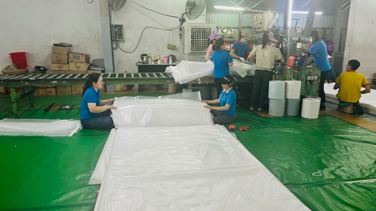 Công nhân một công ty trong KCN Cái Lân, TP.Hạ Long. Ảnh: Nguyễn Hùng