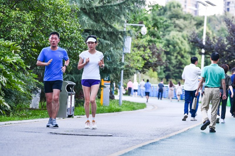 Chạy bộ có thể đem đến nhiều rủi ro khôn lường cho cơ thể. Ảnh: Xinhua