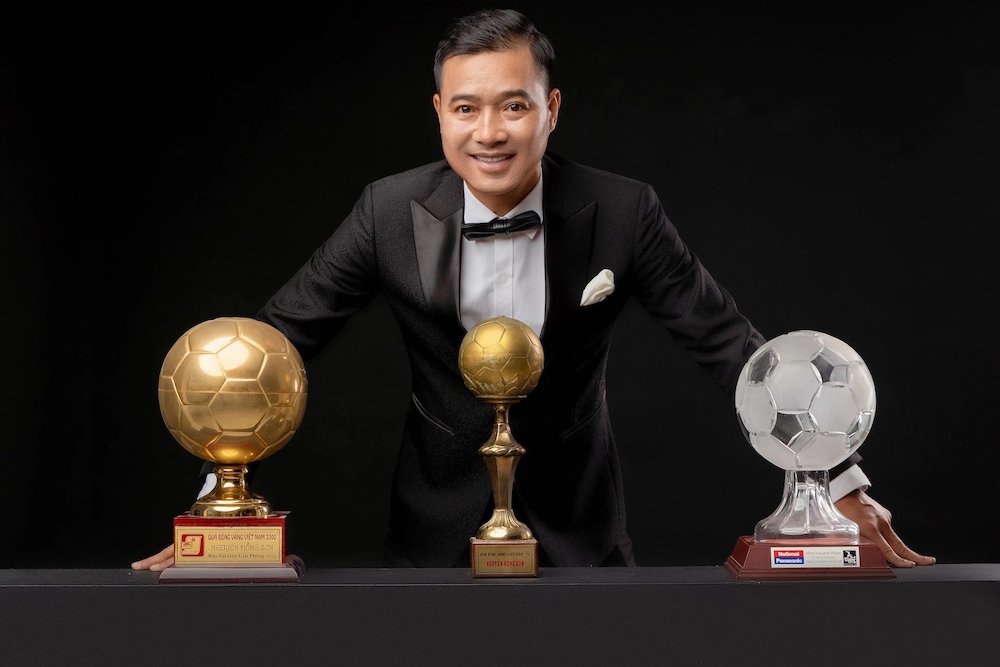 Cựu cầu thủ Hồng Sơn từng đoạt 2 Quả bóng vàng Việt Nam 1998, 2000. Ảnh: NSX